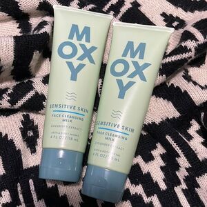 NEW- Moxy / Bath & Body Works- Sensitive Skin